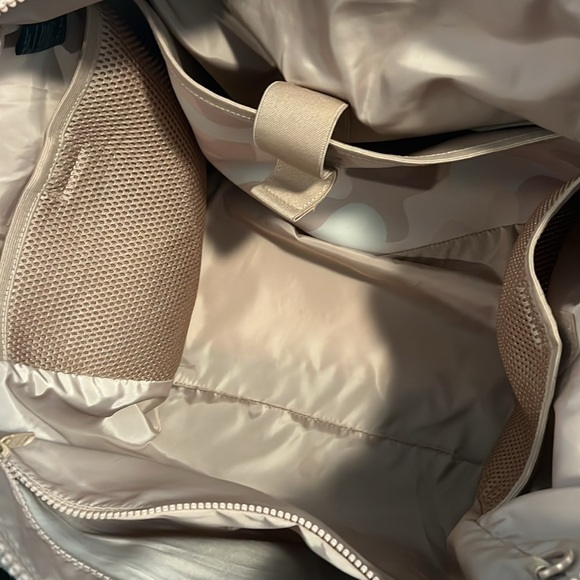 Landon Dagne Dover Duffle Bag - Picture 3 of 3